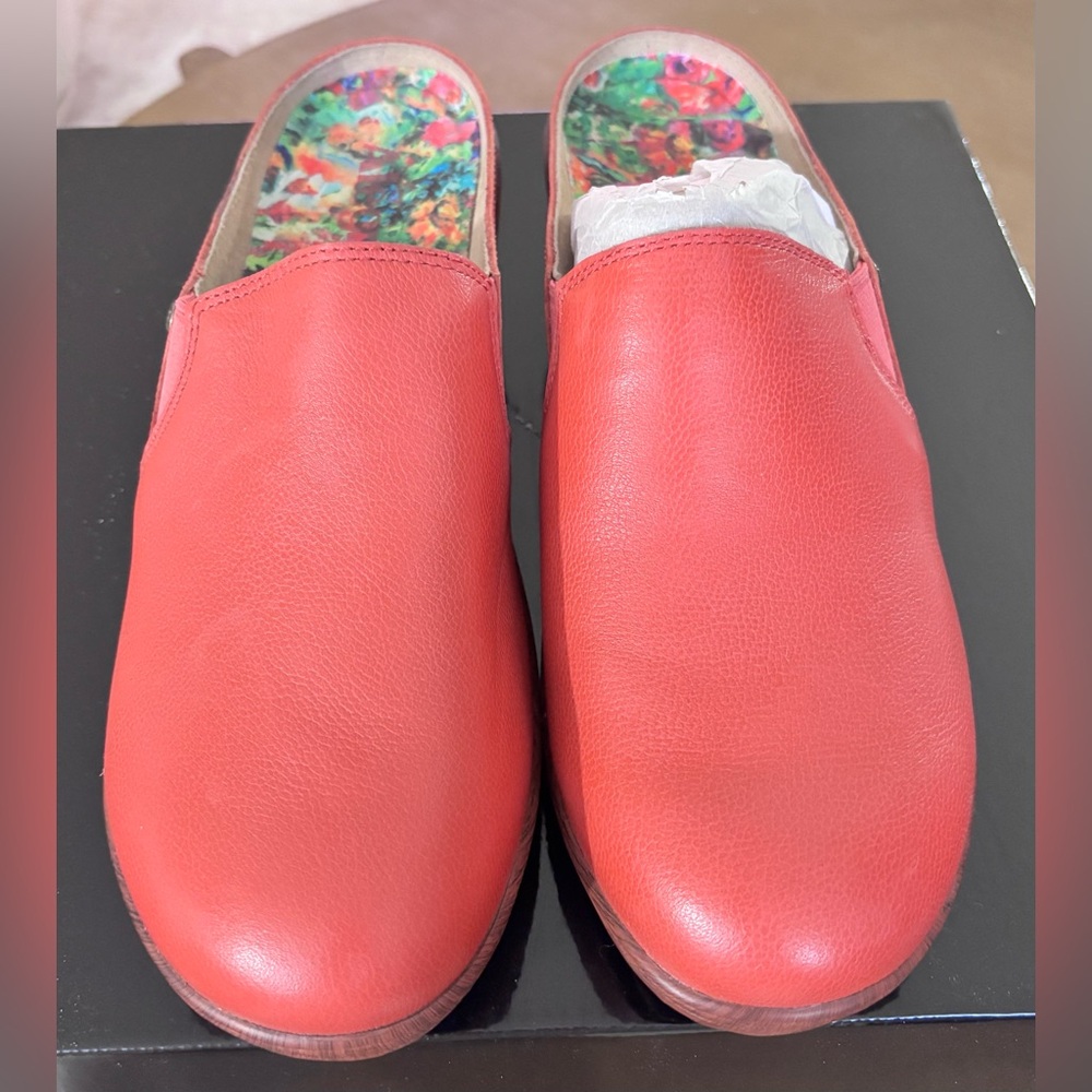 Alegria Sereniti Leather Clogs Aged Poppy Red EU 40 US 9.5-10 NWOT Comfort Mule